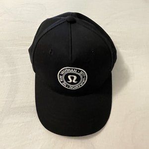 Lululemon hat - black
